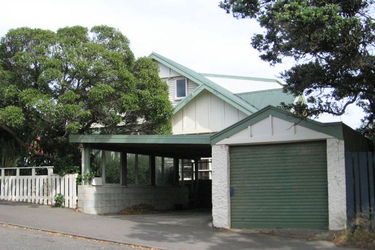 Photo of property in 72 Tiber Street, Island Bay, Wellington, 6023