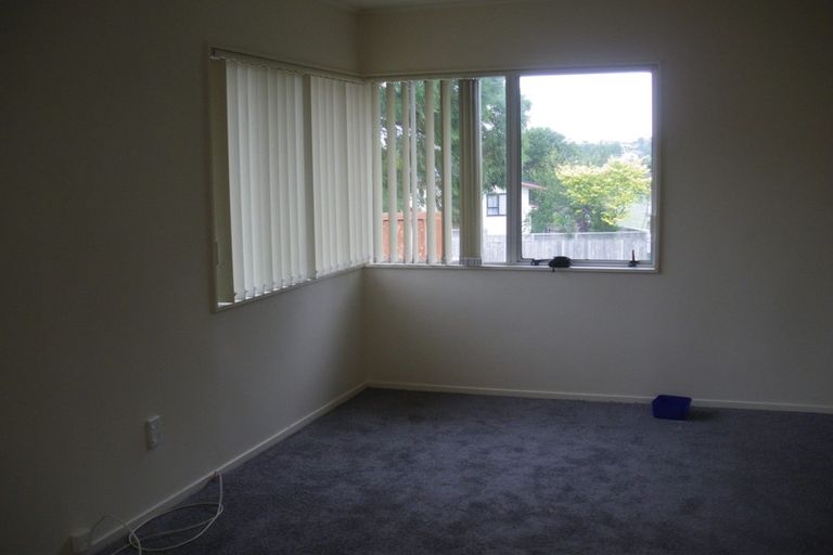 Photo of property in 18 Athena Drive, Totara Vale, Auckland, 0629