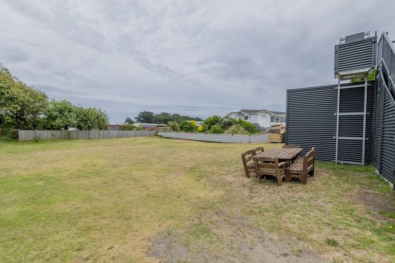 Photo of property in 122 Seabury Avenue, Foxton Beach, Foxton, 4815