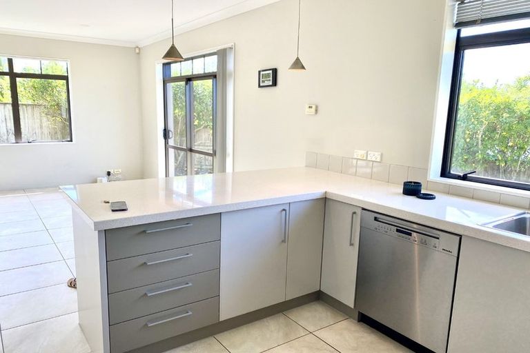 Photo of property in 56 Oakway Drive, Schnapper Rock, Auckland, 0632