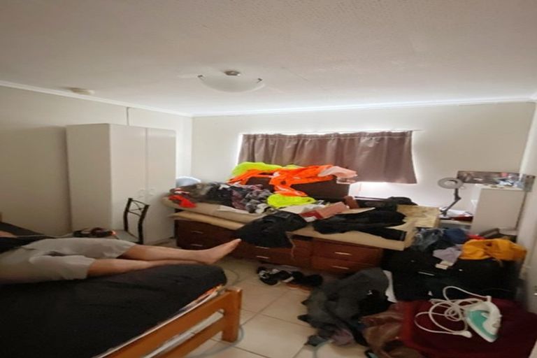 Photo of property in 12 Thomas Avenue, Te Atatu Peninsula, Auckland, 0610