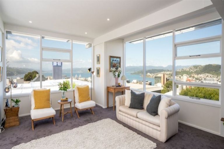 Photo of property in 27 Salamanca Road, Kelburn, Wellington, 6012