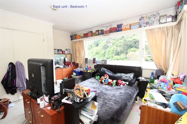 Photo of property in 52 Newlands Road, Newlands, Wellington, 6037