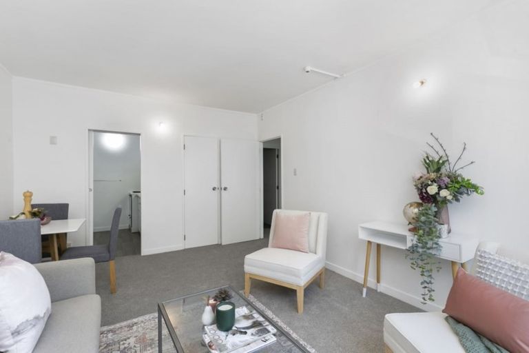 Photo of property in Hobson Court Flats, 22/70 Hobson Street, Thorndon, Wellington, 6011