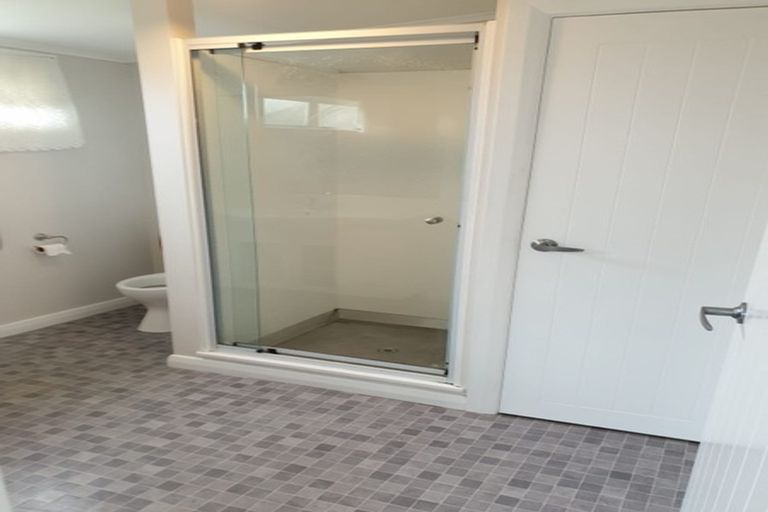 Photo of property in 6 Harbour Street, Moturoa, New Plymouth, 4310