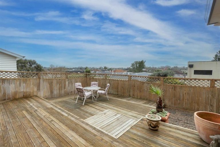 Photo of property in 2 Holden Avenue, Forest Lake, Hamilton, 3200