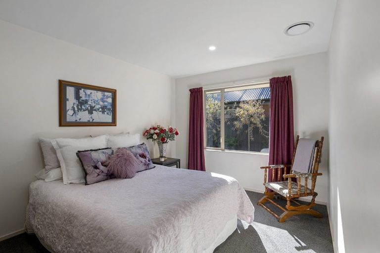 Photo of property in 1 Ballybrack Place, Casebrook, Christchurch, 8051