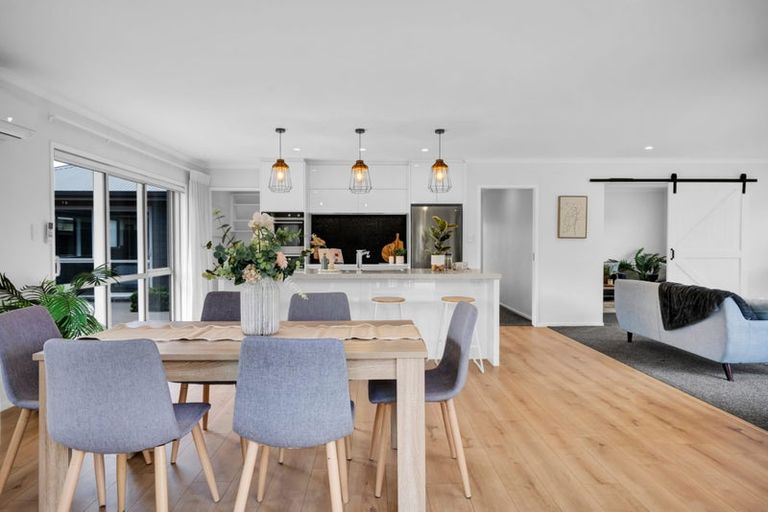 Photo of property in 13 Birdie Lane, Waiwhakaiho, New Plymouth, 4312