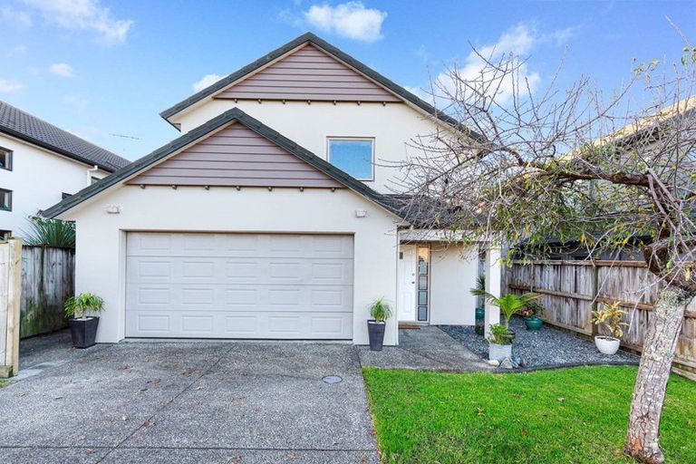 Photo of property in 13 Lilybank Crescent, East Tamaki, Auckland, 2013