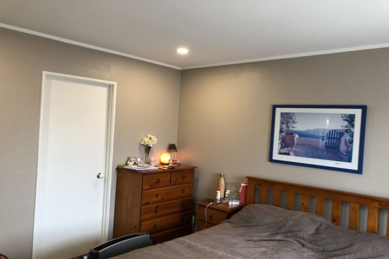 Photo of property in 1/81 Aviemore Drive, Highland Park, Auckland, 2010