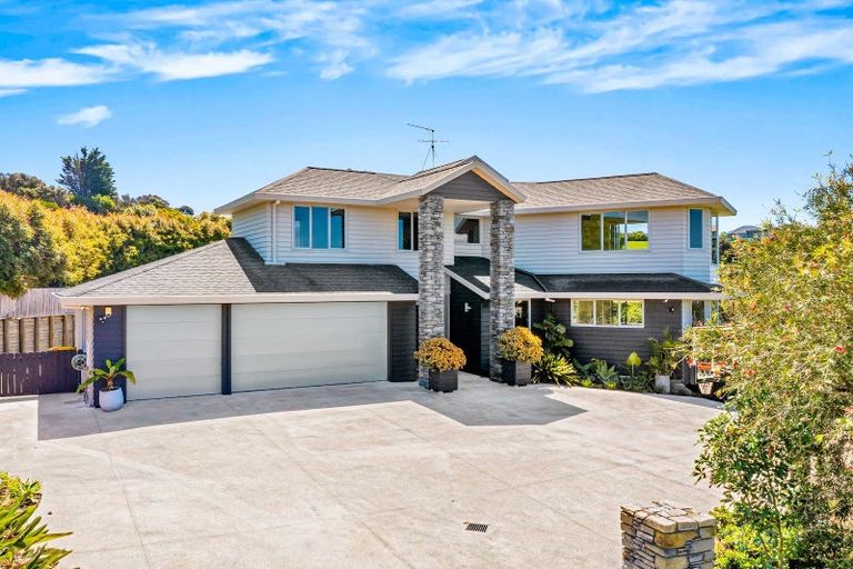 Photo of property in 64 Balboa Drive, Matakatia, Whangaparaoa, 0930