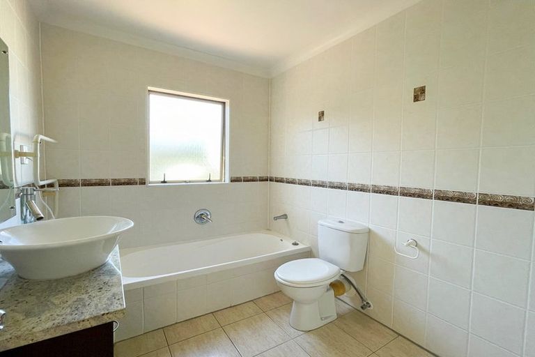 Photo of property in 182a Lake Road, Belmont, Auckland, 0622