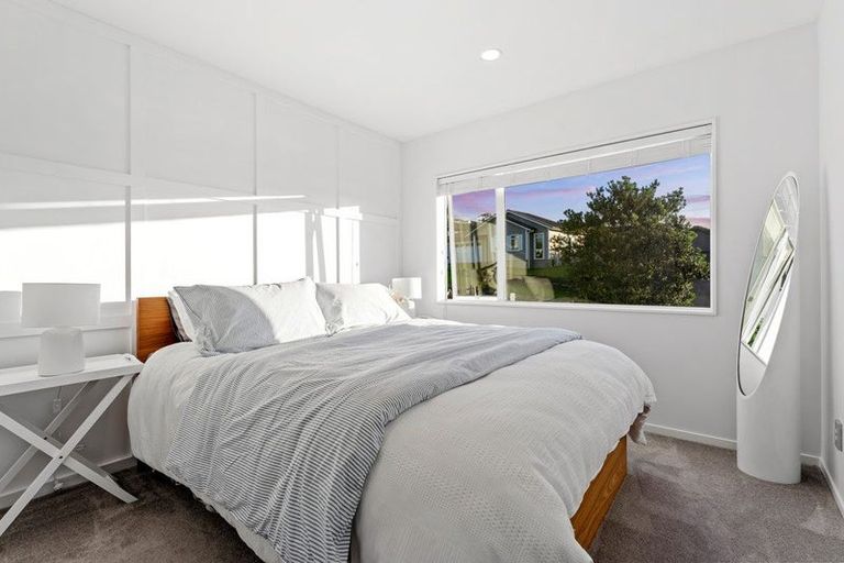Photo of property in 24 Woodridge Drive, Stanmore Bay, Whangaparaoa, 0932