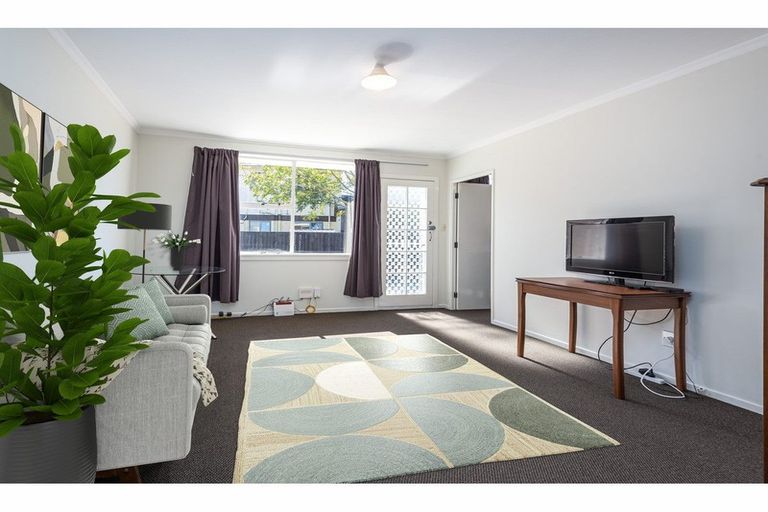 Photo of property in 2/25 Whitmore Street, Edgeware, Christchurch, 8013