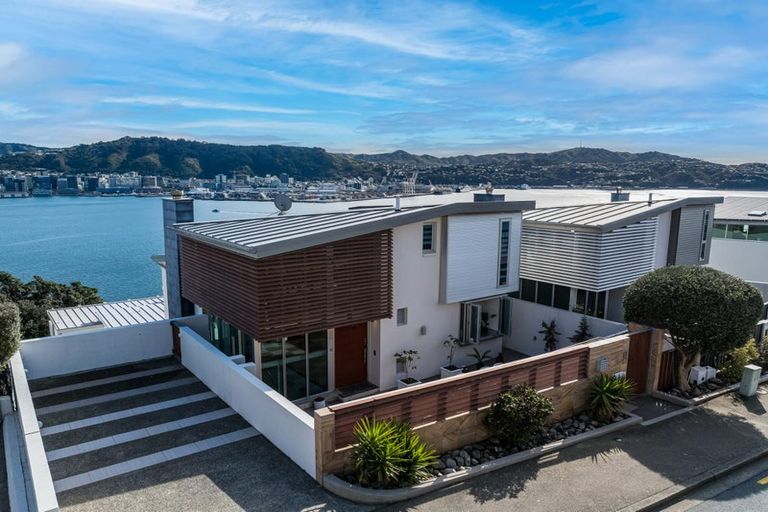 Photo of property in 26 The Crescent, Roseneath, Wellington, 6011