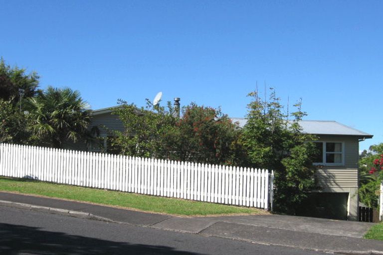 Photo of property in 6 Oreil Avenue, West Harbour, Auckland, 0618
