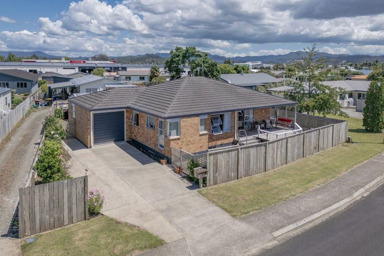 Photo of property in 38 Whitby Avenue, Whitianga, 3510