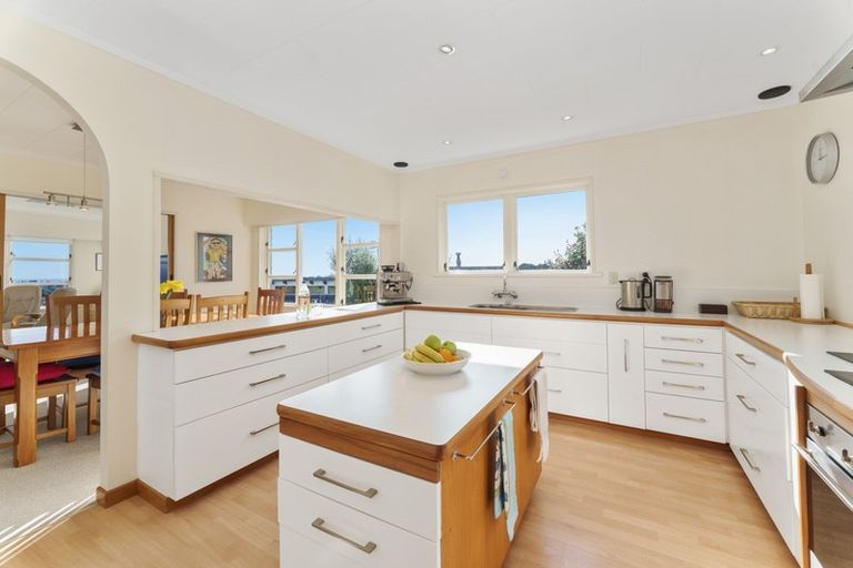Photo of property in 109 Winara Avenue, Waikanae, 5036