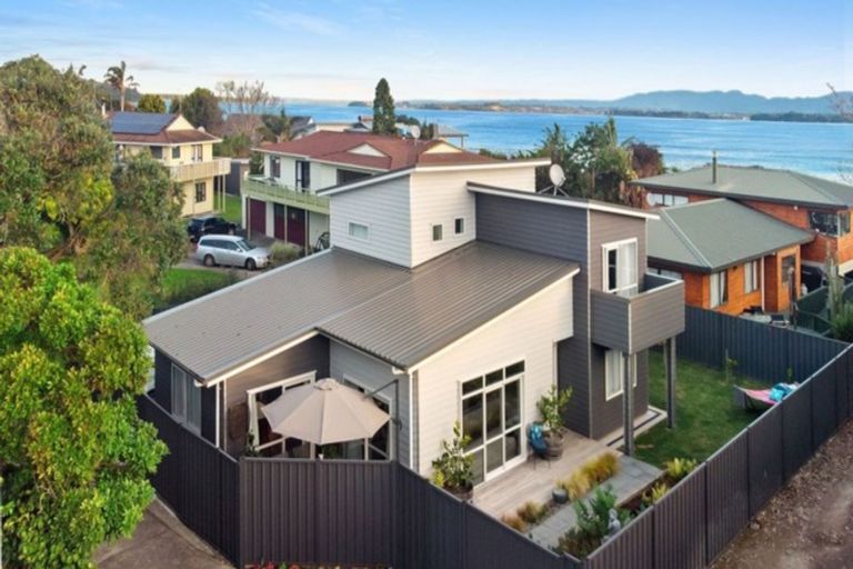 Photo of property in 35 Waione Avenue, Athenree, Waihi Beach, 3177
