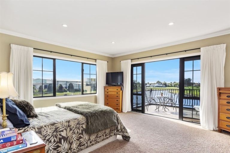 Photo of property in 166 Oriental Parade, Papamoa Beach, Papamoa, 3118