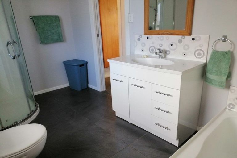 Photo of property in 196 Seaview Road, Westown, New Plymouth, 4310