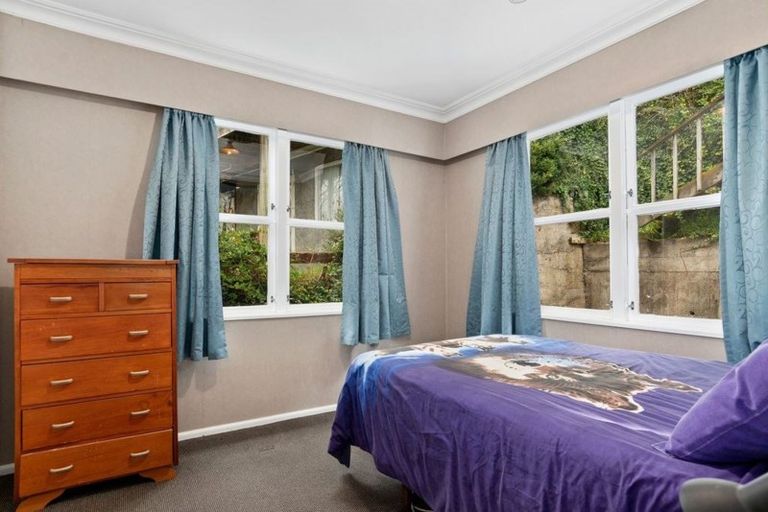 Photo of property in 176 George Street, Stokes Valley, Lower Hutt, 5019