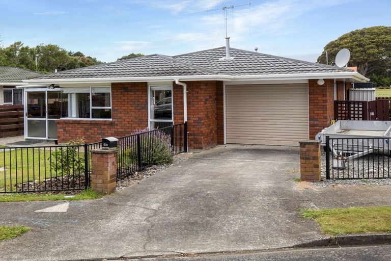 Photo of property in 8b Alexander Place, Otaki, 5512