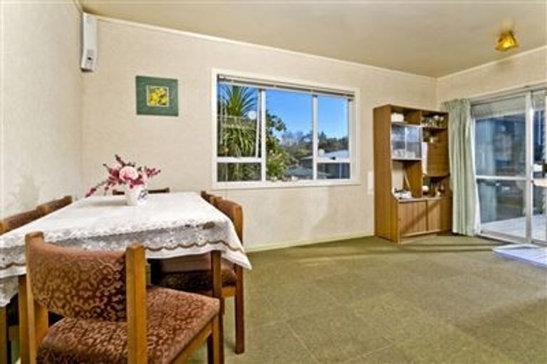 Photo of property in 44 Trinidad Road, Sunnynook, Auckland, 0620