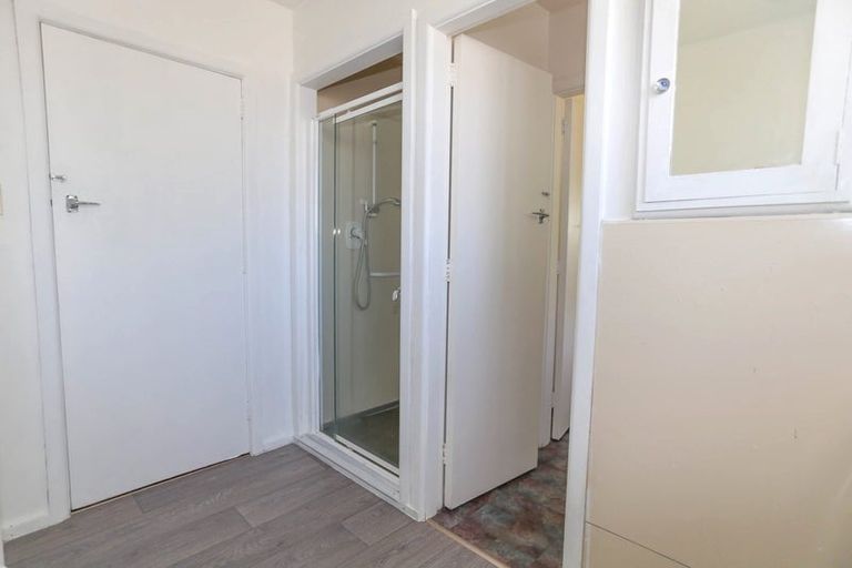 Photo of property in 8 Lochee Road, Upper Riccarton, Christchurch, 8041