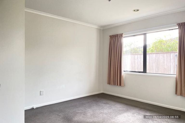 Photo of property in 58 Sunstone Crescent, Brown Owl, Upper Hutt, 5018