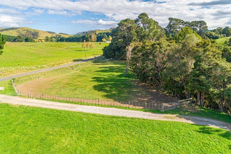 Photo of property in 5021 Pahiatua Pongaroa Road, Pongaroa, 4991