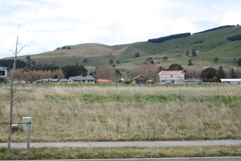 Photo of property in 6 Okaia Drive, Kinloch, Taupo, 3377