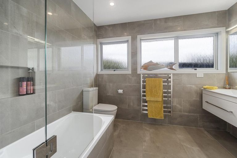 Photo of property in 395 Main Road, Huapai, Kumeu, 0810