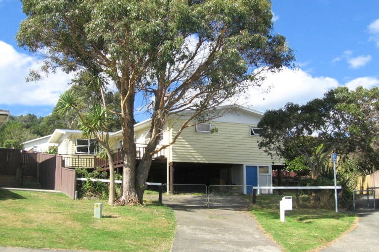 Photo of property in 18 Blueberry Grove, Timberlea, Upper Hutt, 5018