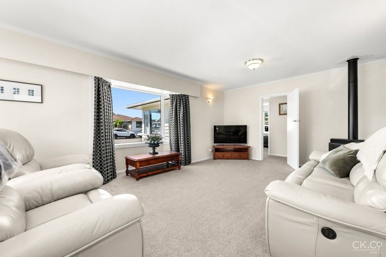 Photo of property in 71 Holdsworth Avenue, Trentham, Upper Hutt, 5018