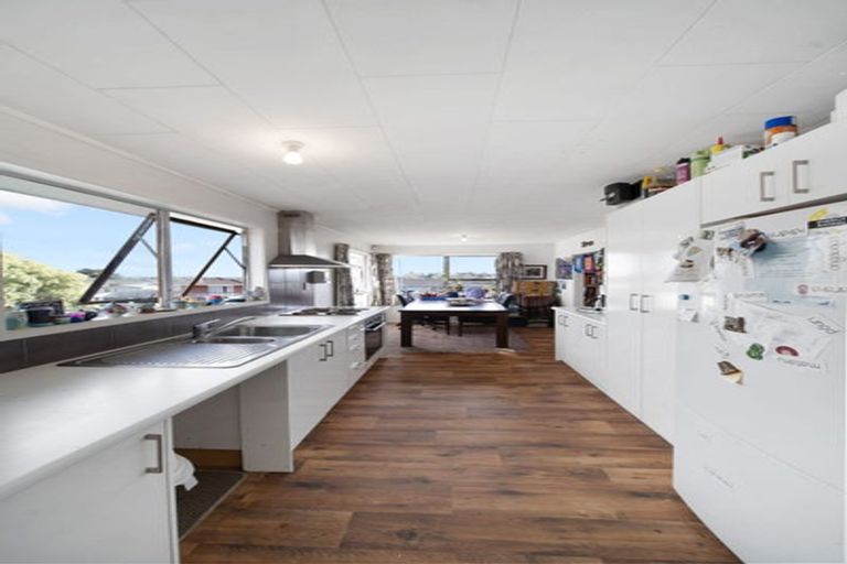 Photo of property in 16 Volante Avenue, Wattle Downs, Auckland, 2103