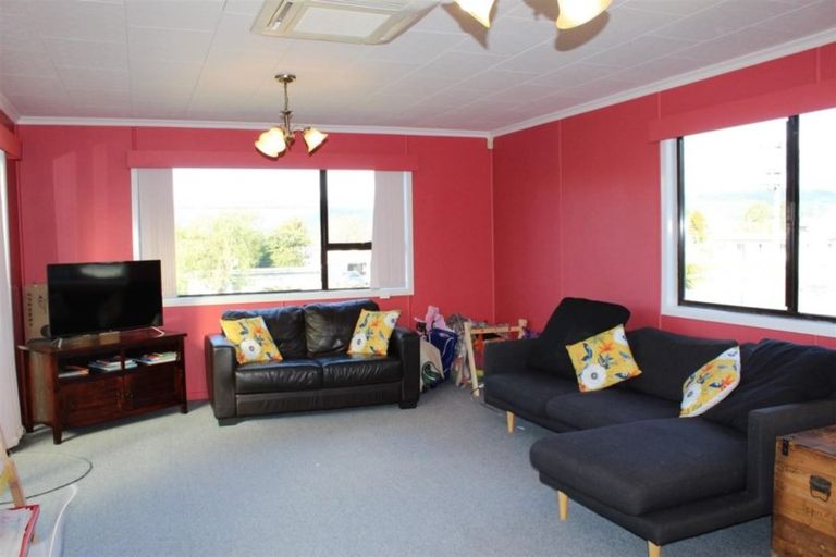 Photo of property in 105 Rangatira Drive, Mangakino, 3421