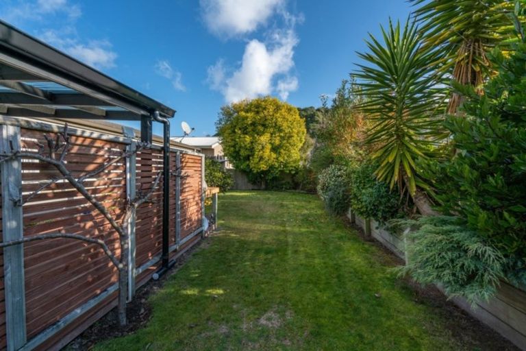 Photo of property in 2/7 Reeves Road, Acacia Bay, Taupo, 3330