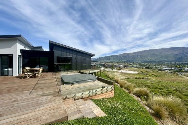 Photo of property in 13 Akitu Rise, Wanaka, 9305