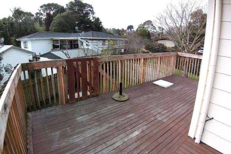 Photo of property in 19 St Catherine Crescent, West Harbour, Auckland, 0618