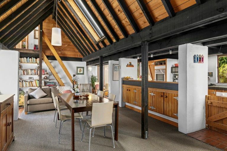 Photo of property in 22 Rakeiora Grove, Korokoro, Lower Hutt, 5012