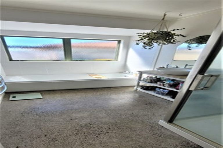 Photo of property in 28 Pacific View Road, Papamoa Beach, Papamoa, 3118