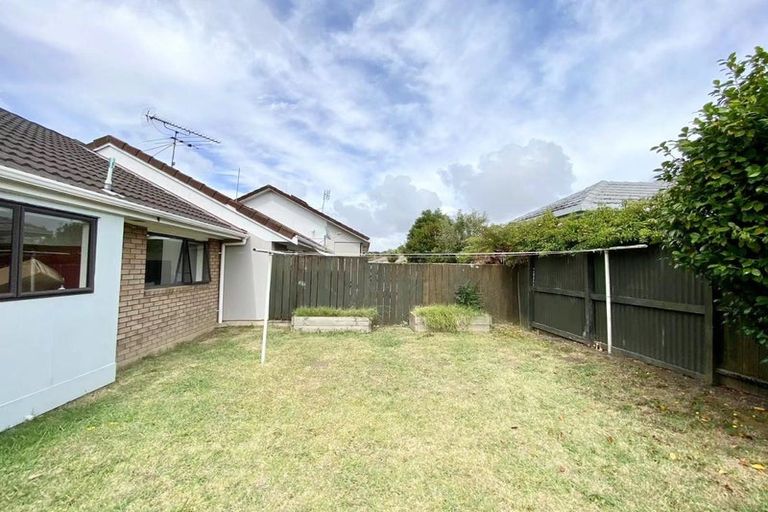 Photo of property in 2/43 Elliot Street, Howick, Auckland, 2014