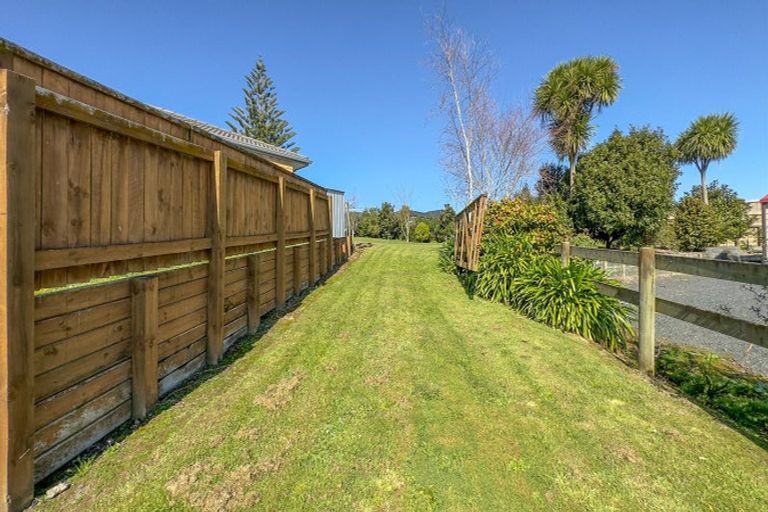 Photo of property in 11 Totara Place, Te Kauwhata, 3710