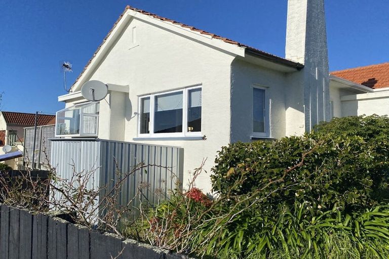 Photo of property in 1/72 Nile Road, Milford, Auckland, 0620