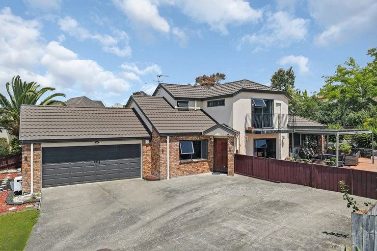 Photo of property in 8 Chardonnay Rise, Henderson, Auckland, 0612