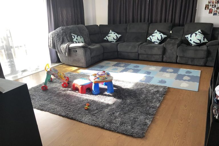 Photo of property in 1/78 Highland Park Drive, Highland Park, Auckland, 2010