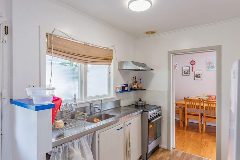 Photo of property in 1/88 Tirimoana Road, Te Atatu South, Auckland, 0602
