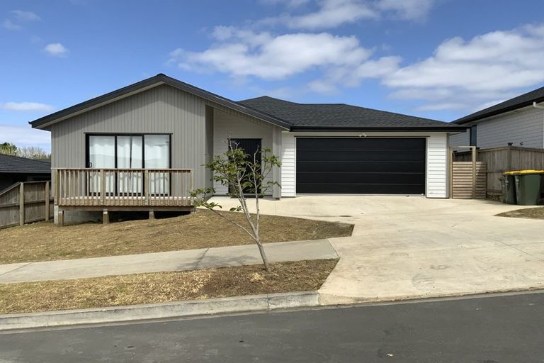 Photo of property in 4 Joseph Kokich Avenue, Swanson, Auckland, 0614