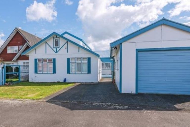 Photo of property in 10 Jensen Street, Hokowhitu, Palmerston North, 4410